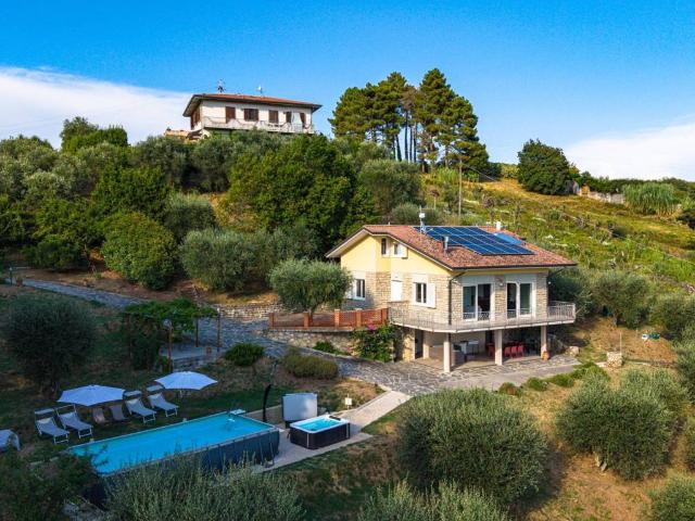 Villa Indipendente in vendita a Massarosa, Toscana