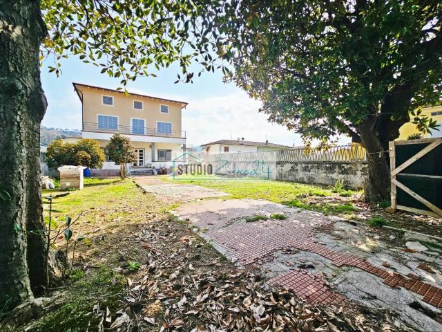 Villa Indipendente in vendita a Massarosa, Toscana
