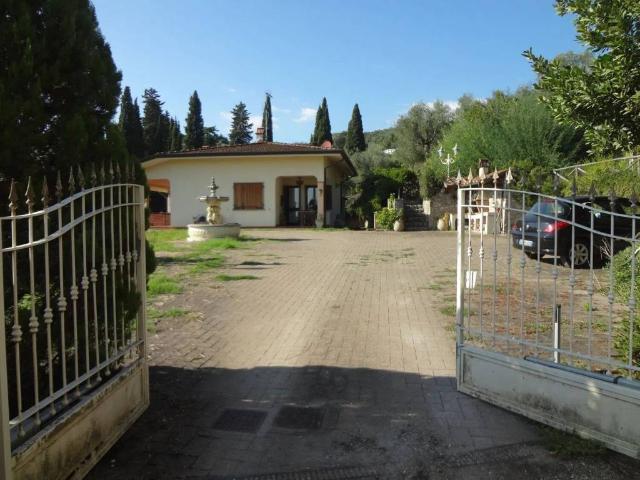 Villa Indipendente in vendita a Pian del Quercione, Massarosa