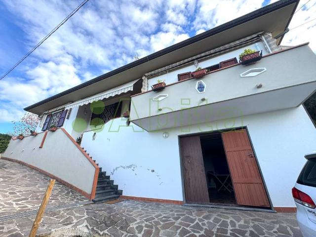 Villa Indipendente in vendita a Massarosa, Toscana