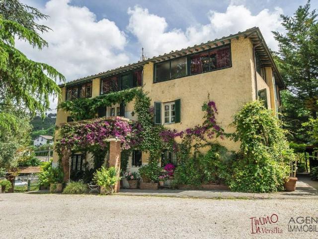 Villa Indipendente in vendita a Massarosa, Toscana