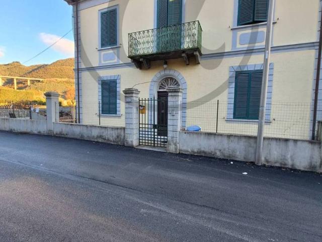 Villa Indipendente in vendita a Massarosa, Toscana