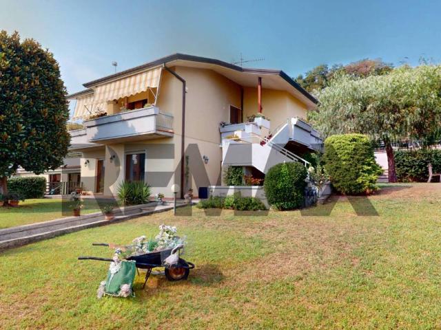 Villa Indipendente in vendita a Massarosa, Toscana