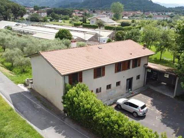 Villa Indipendente in vendita a Piano di Conca, Massarosa