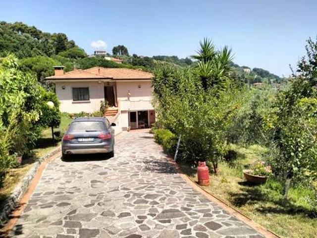 Villa Indipendente in vendita a Massarosa, Toscana