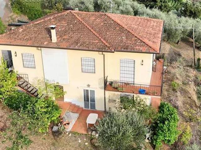Villa Indipendente in vendita a Massarosa, Toscana
