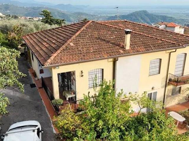 Villa Indipendente in vendita a Massarosa, Toscana