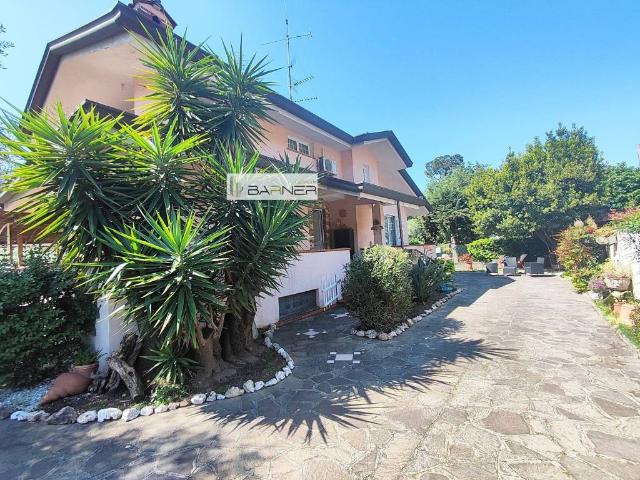 Villa Indipendente in vendita a Massarosa, Toscana