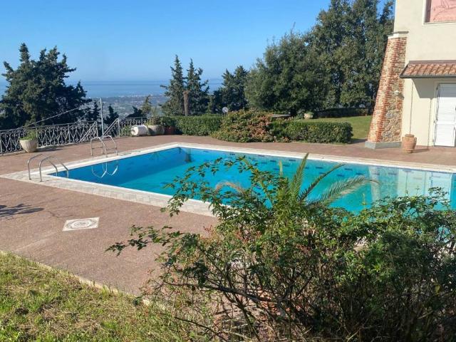 Villa Indipendente in vendita a Massarosa, Toscana
