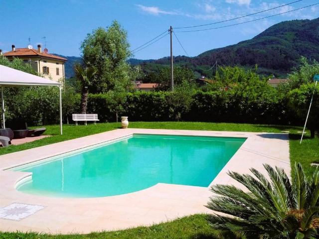 Villa Indipendente in vendita a Massarosa, Toscana
