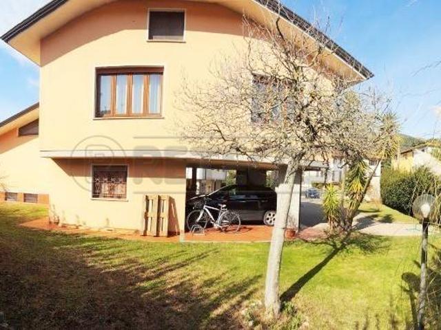 Villa Indipendente in vendita a Massarosa, Toscana