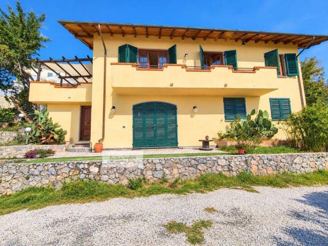 Villa Indipendente in vendita a Stiava, Massarosa