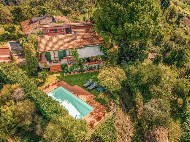 Villa Indipendente in vendita a Massarosa, Toscana