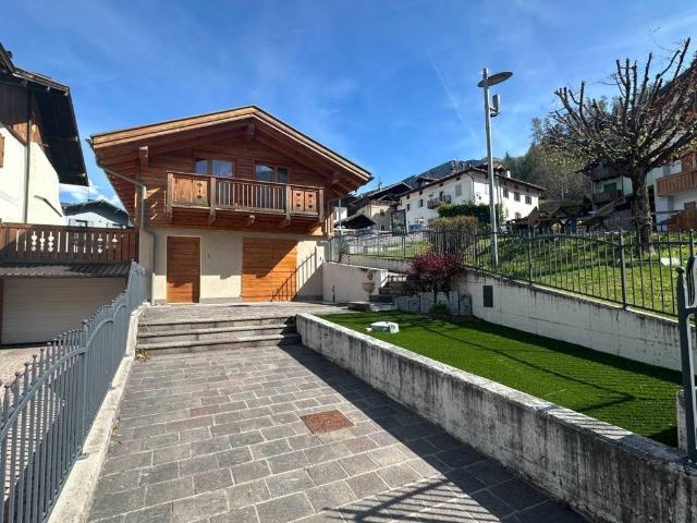 Villa Indipendente in vendita a Comunità delle Giudicarie, Massimeno