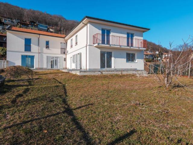 Villa Indipendente in vendita a San Salvatore, Massino Visconti