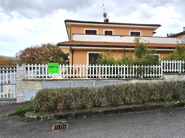 Villa Indipendente in vendita a Marche, Macerata