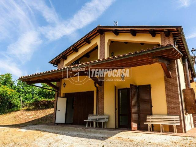 Villa Indipendente in vendita a Piane, Marche