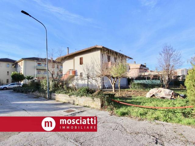 Villa Indipendente in vendita a Marche, Macerata