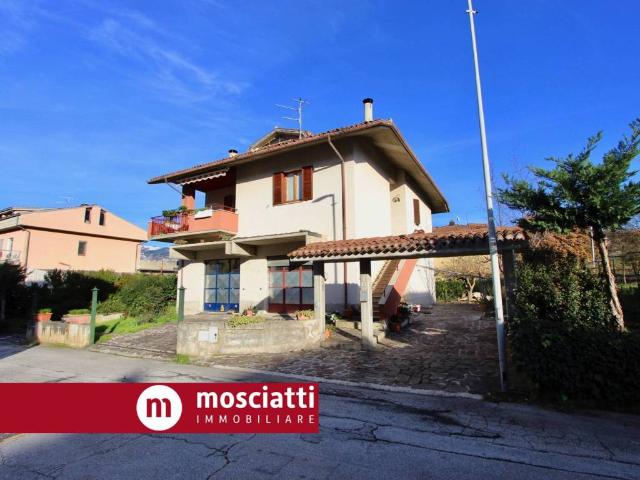 Villa Indipendente in vendita a Marche, Macerata