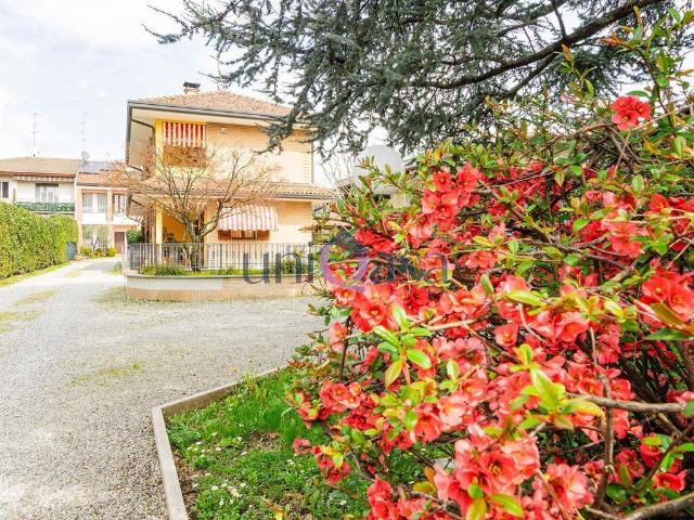 Villa Indipendente in vendita a Meda, Lombardia