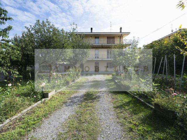 Villa Indipendente in vendita a Meda, Monza e della Brianza