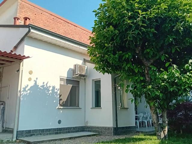 Villa Indipendente in vendita a Campaccio, Meda
