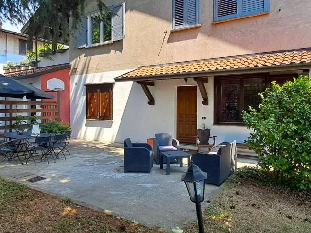 Villa Indipendente in vendita a Meda, Lombardia