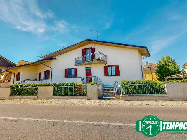Villa Indipendente in vendita a Mede, Pavia