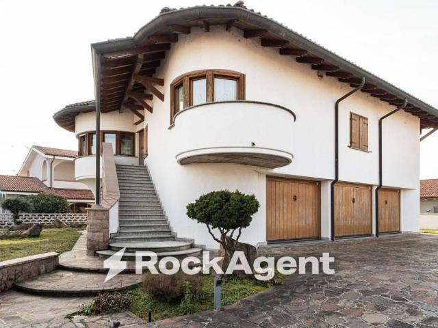 Villa Indipendente in vendita a Mede, Lombardia