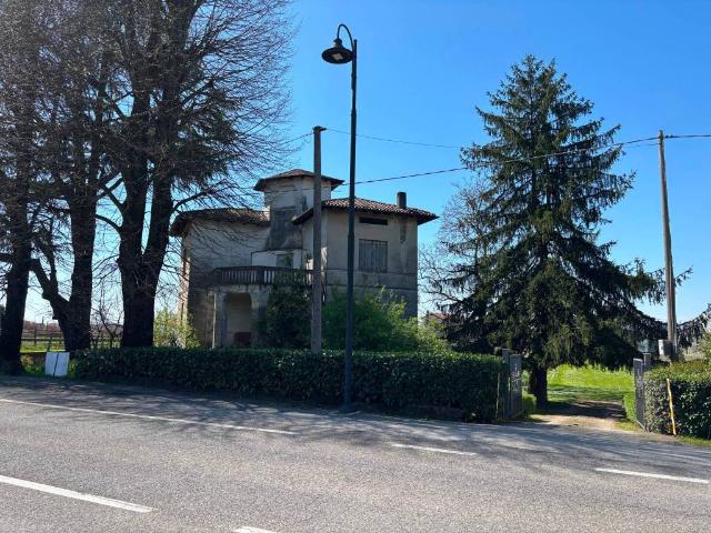 Villa Indipendente in vendita a Cormons, Friuli-Venezia Giulia