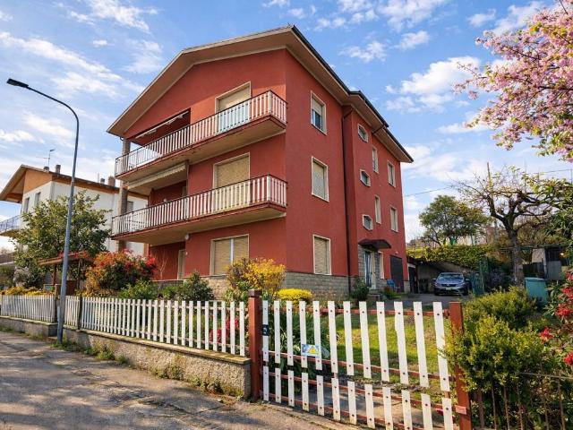 Villa Indipendente in vendita a Medesano, Varano De' Melegari