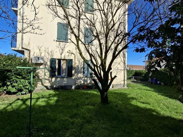 Villa Indipendente in vendita a Medesano, Felegara