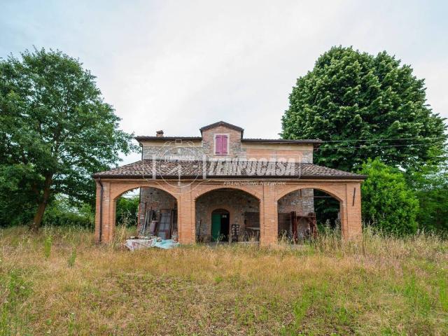 Villa Indipendente in vendita a Medesano