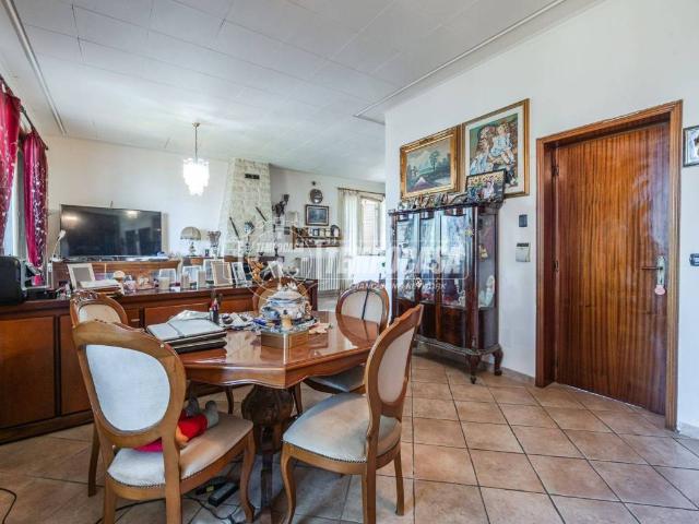 Villa Indipendente in vendita a Medesano, Ramiola