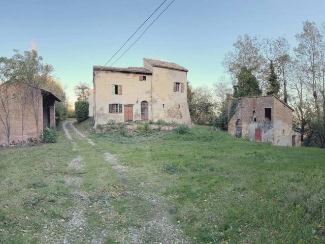 Villa Indipendente in vendita a Medesano, Varano Dei Marchesi