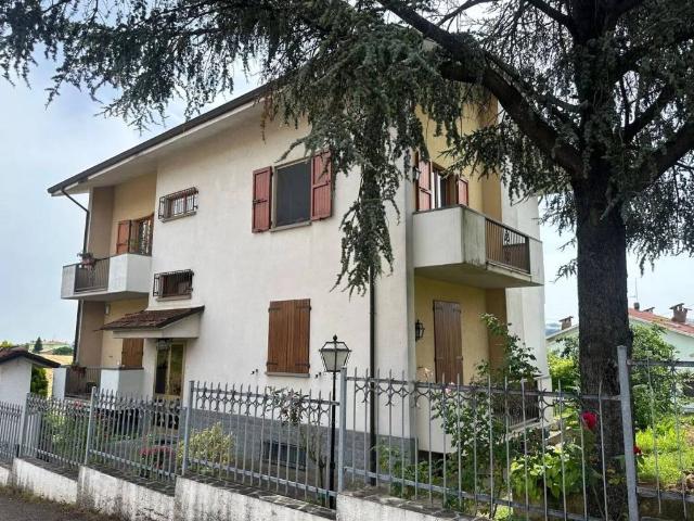 Villa Indipendente in vendita a Medesano, Ramiola