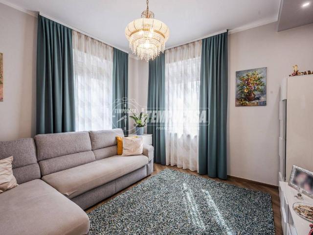 Villa Indipendente in vendita a Medesano, Felegara