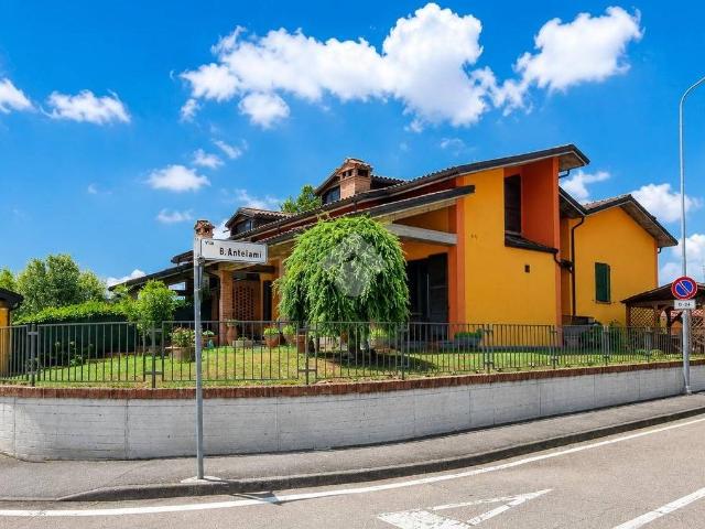 Villa Indipendente in vendita a Medesano