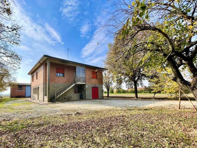 Villa Indipendente in vendita a Medicina, Reggio Emilia