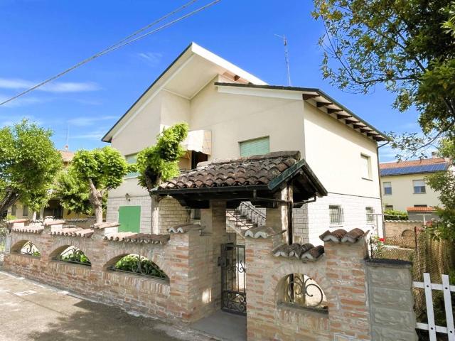 Villa Indipendente in vendita a Nuovo Circondario Imolese, Medicina