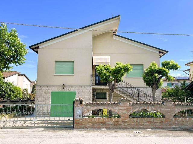 Villa Indipendente in vendita a Nuovo Circondario Imolese, Medicina