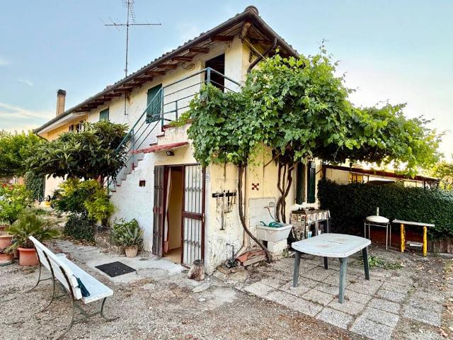 Villa Indipendente in vendita a Medicina, Reggio Emilia