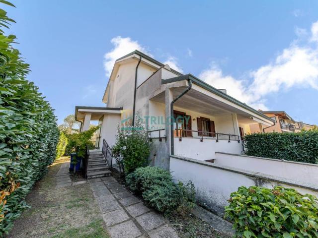 Villa Indipendente in vendita a Cascina Saresano, Mediglia