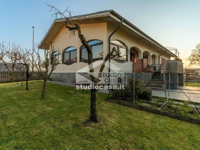 Villa Indipendente in vendita a Cascina Saresano, Mediglia