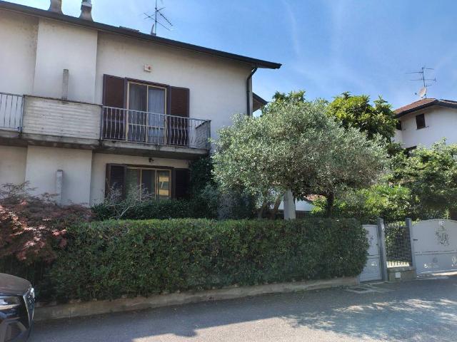 Villa Indipendente in vendita a Mediglia, Lombardia
