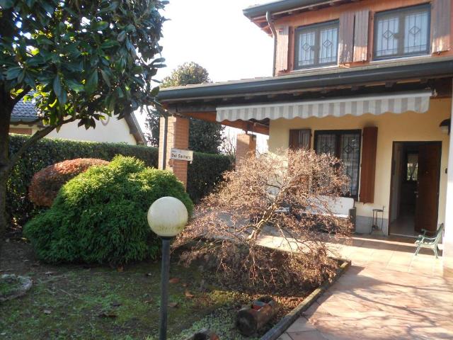 Villa Indipendente in vendita a Mediglia, Lombardia
