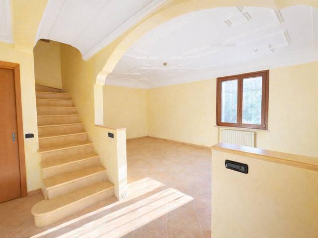 Villa Indipendente in vendita a Medole, Mantova
