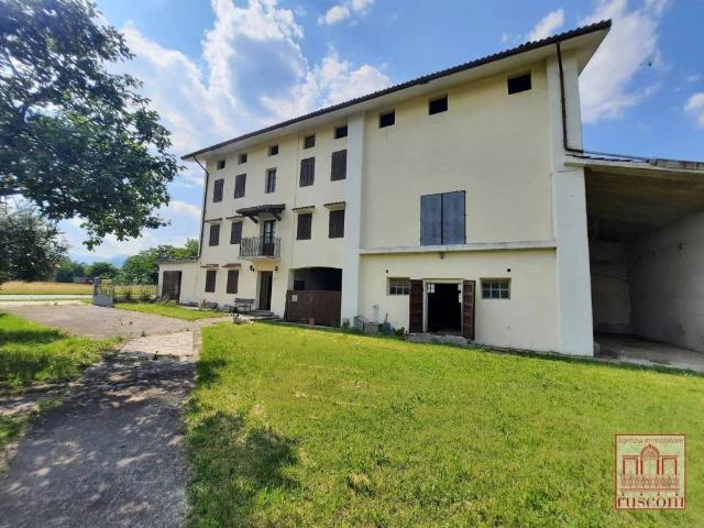 Villa Indipendente in vendita a Meduno, Friuli-Venezia Giulia