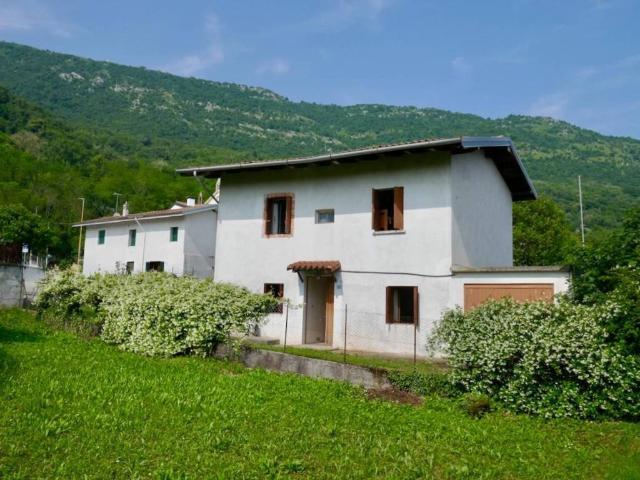 Villa Indipendente in vendita a Meduno, Friuli-Venezia Giulia