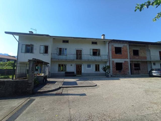 Villa Indipendente in vendita a Meduno, Friuli-Venezia Giulia